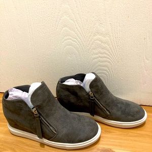Madden Girl Prevale Gray Hidden Wedge Suede Sneakers. 7.5